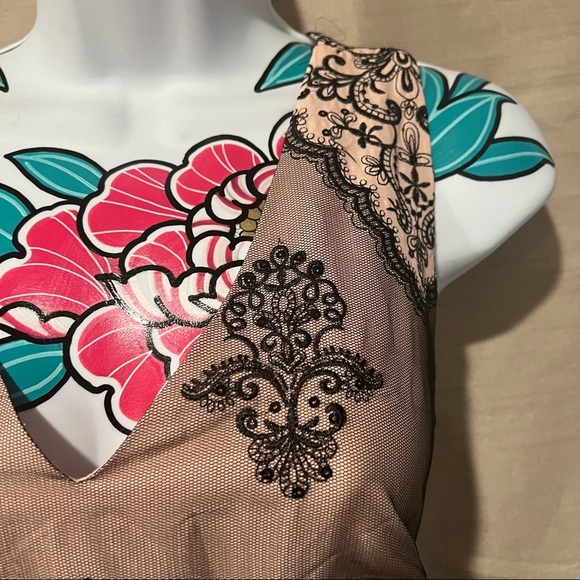 Bebe Blush Black Lace V Neck Dress - Picture 2 of 5